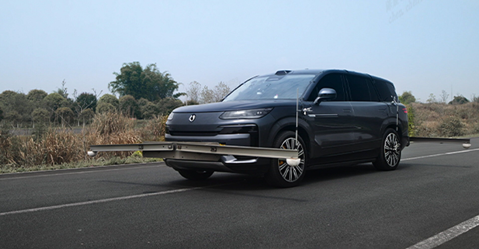 高速避让不侧翻